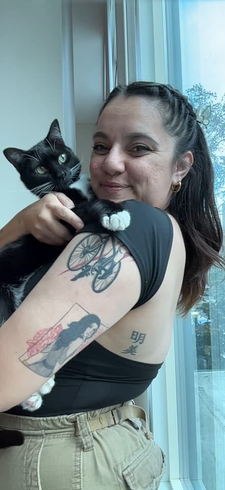 Lyss Akemi with her cat